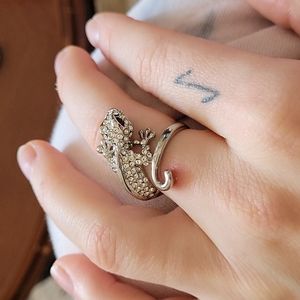 Gecko style ring
